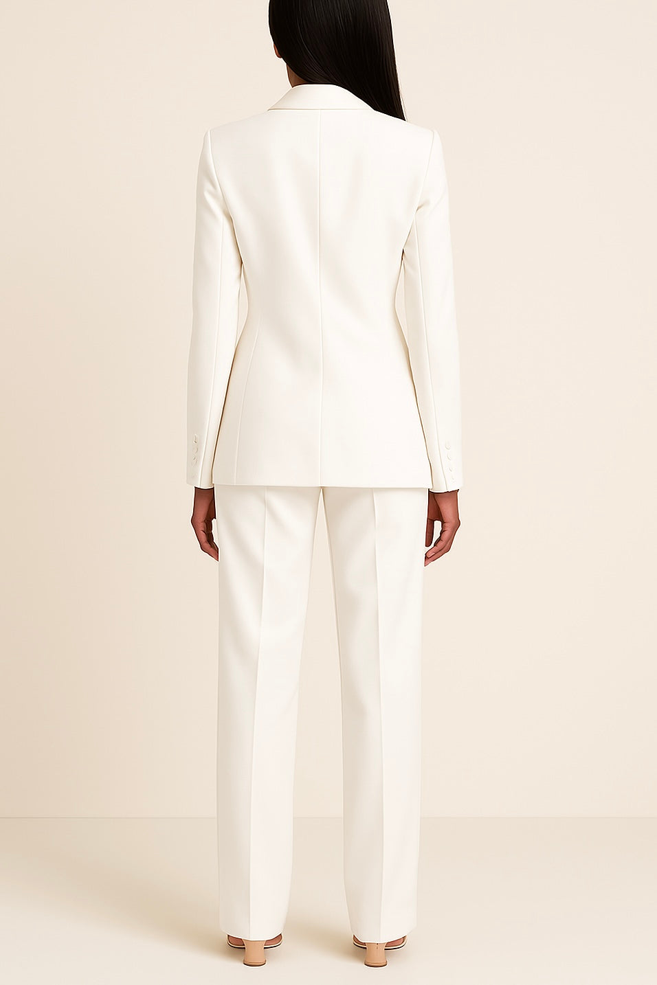 Professionelt dame buksesæt med blazer. Ideelt til kontorstil, forretningsmøder og hverdagselegance.