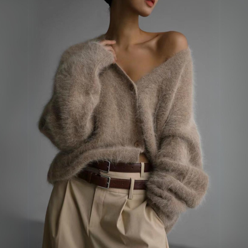 Elegant dame cardigan i klassisk stil til kvinder; komfortabel & tidløs design.