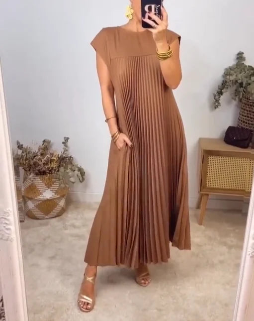 Beige elegant festkjole til kvinder. Midi længde med V-udskæring, ideel som aftenkjole til særlige fester.