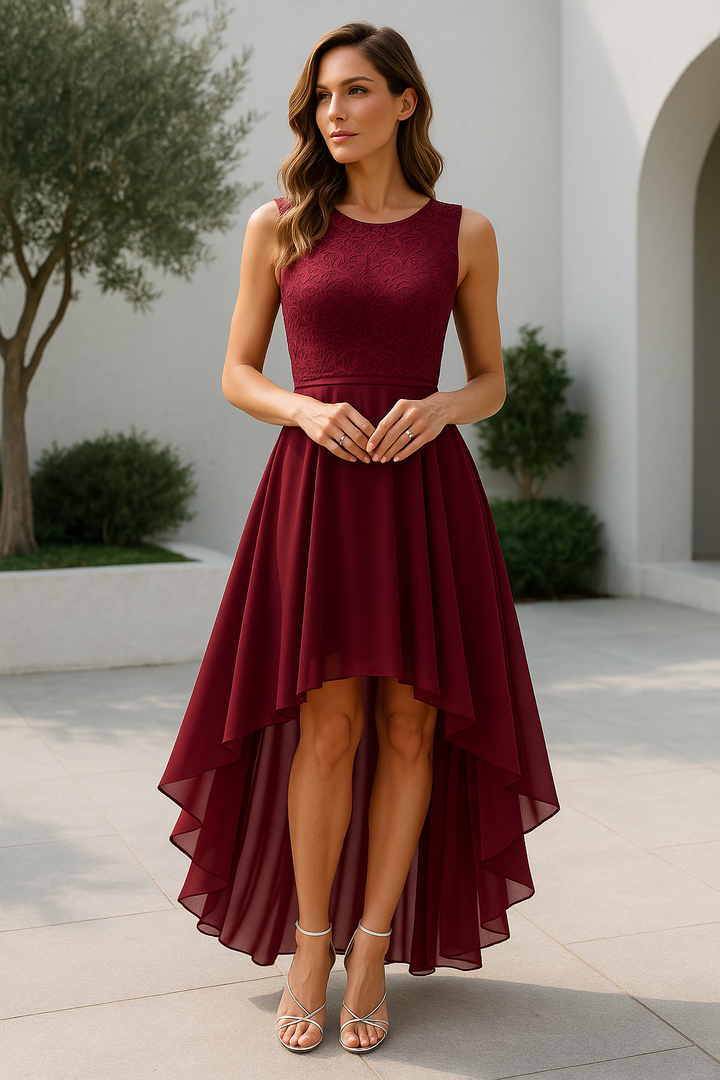 Elegant dame high-low kjole til bryllupsgæst. Perfekt selskabskjole til festlige anledninger.