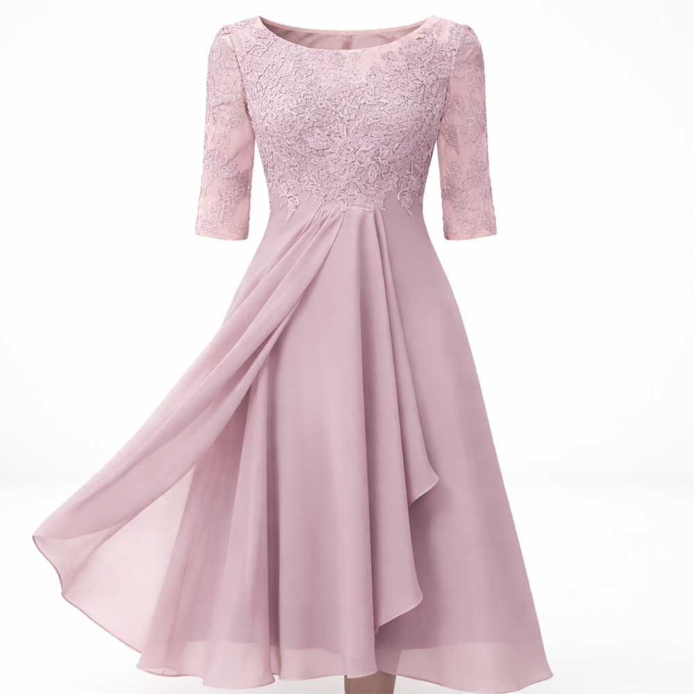 Smuk luksuriøs aftenkjole med elegant snit til damer. Denne lange festkjole sikrer et sofistikeret look.