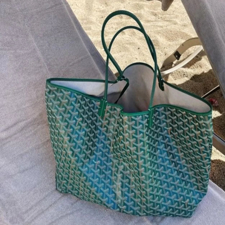Lækker dame tote håndtaske i elegant design. Rummelig skuldertaske med god plads til alle hverdags fornødenheder.