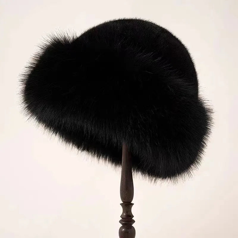 Varm vinterhue til damer, et must-have accessory. Elegant design til din vintermode hovedbeklædning.