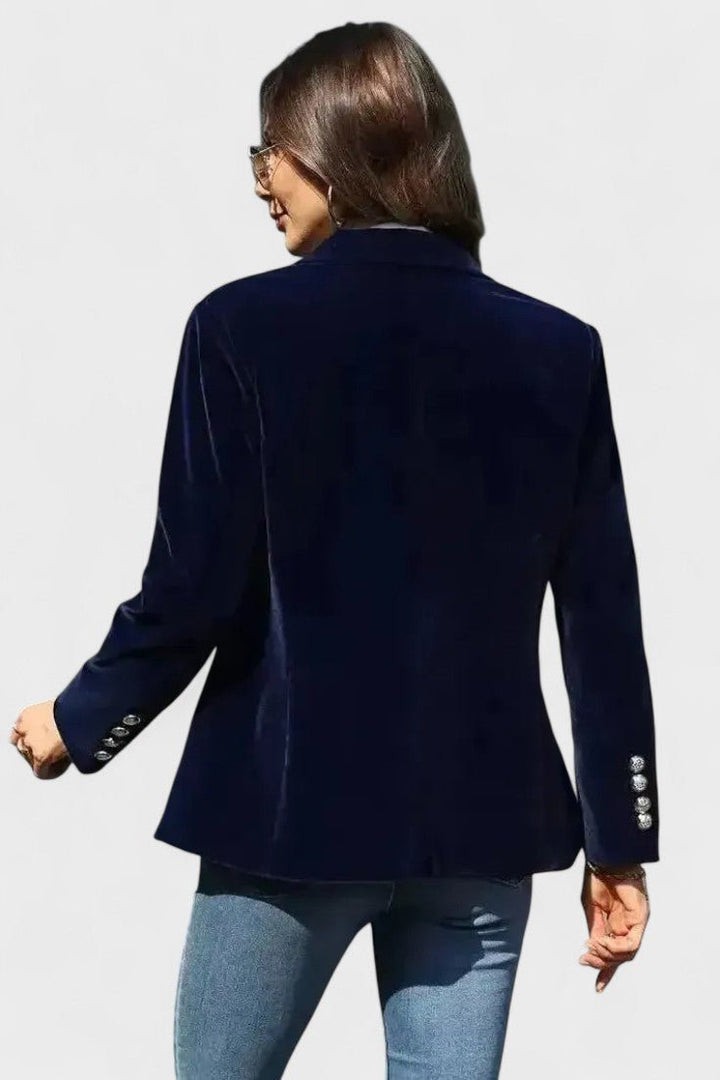 Chic dameblazer til business eller hverdagsbrug, elegant og komfortabel.