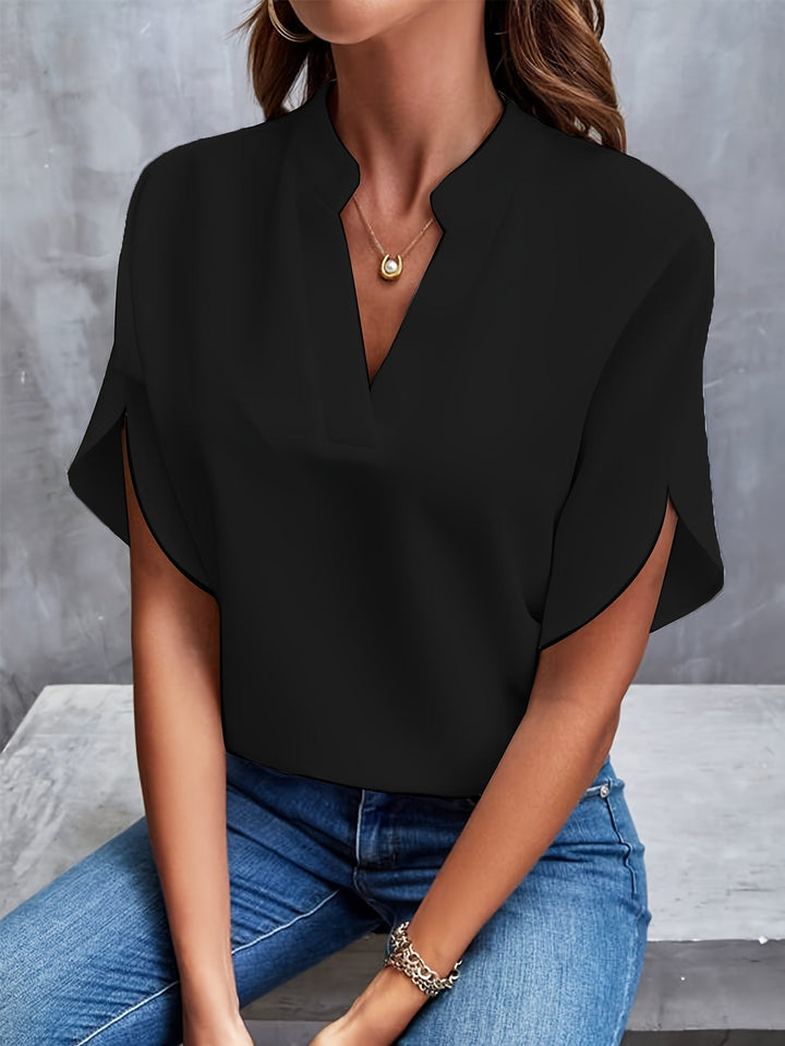 Stilfuld damebluse med flatterende pasform og elegant snit, ideel til modebevidste kvinder.