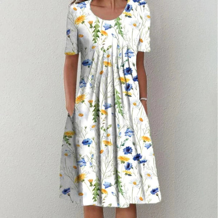 Alsidig sommerkjole med tidløst design. Komfortabel og stilfuld kjole til kvinder, perfekt til enhver lejlighed.