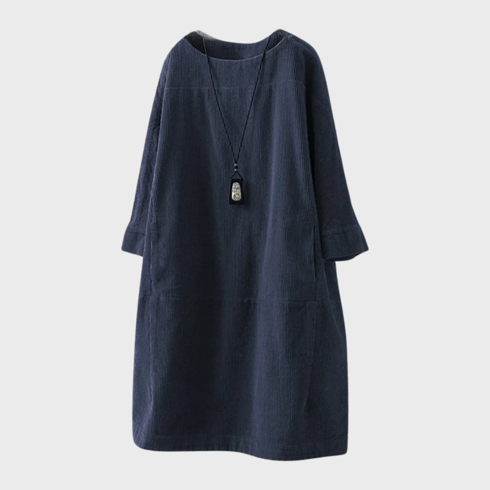 Blød damekjole i elegant design, der giver stil og komfort. Også tilgængelig som plus size kjole.