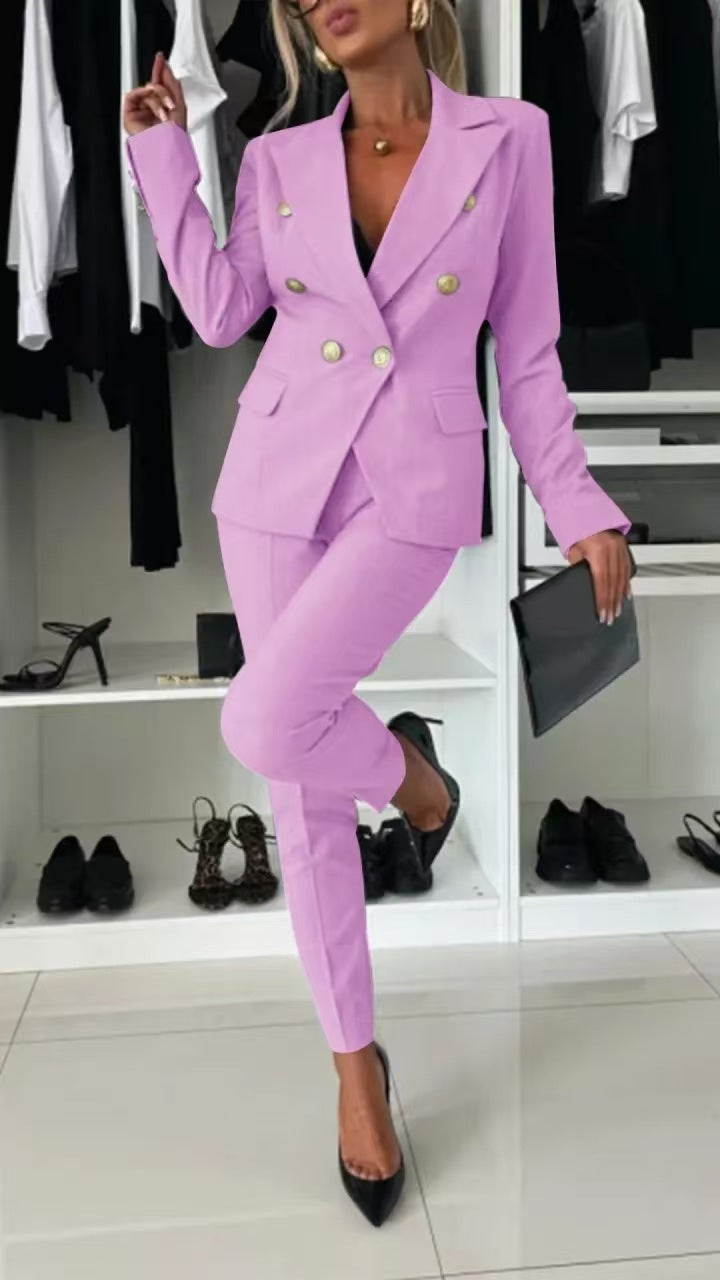 Moderne feminint damesæt. Stilfuld blazer & matchende bukser for et elegant business look.