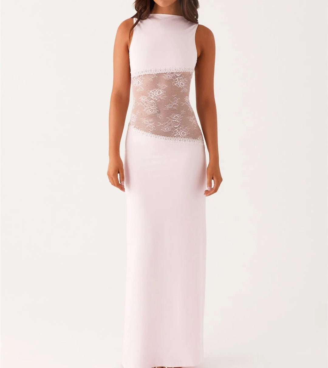 Elegant lang gallakjole med blonder og figursyet snit til kvinder. En smuk festkjole eller bryllupskjole for en aften.
