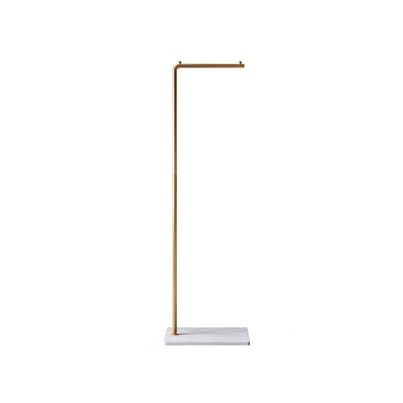 Moderne fritstående garderobestativ. Elegant børstet guld finish & solid marmorfod. Funktionel luksus.