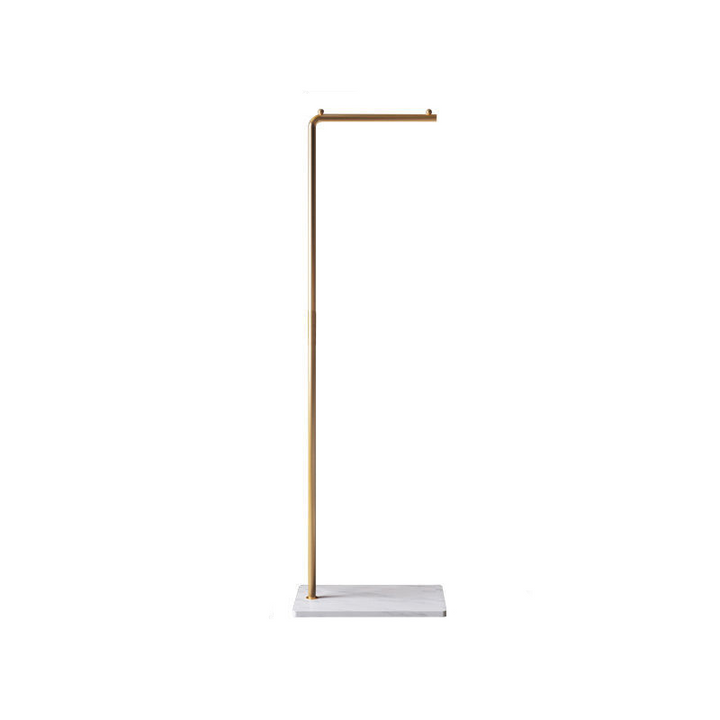 Moderne fritstående garderobestativ. Elegant børstet guld finish & solid marmorfod. Funktionel luksus.