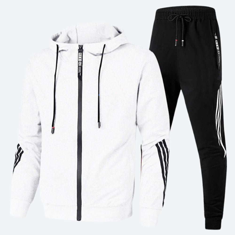 Elegant mænds hverdagssæt i komfortabelt stof. Stilfuldt herretøj perfekt til business casual eller fritid.
