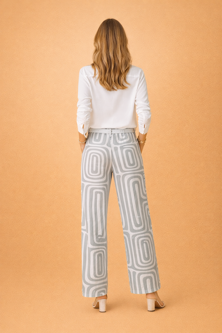 Trendy Marcelina damesæt med vide ben. Moderne todelt sæt i elegant kvindemode, perfekt til den modebevidste.