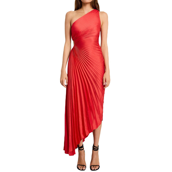 Asymmetrisk plisseret festkjole, en chic midikjole, der fremhæver elegance.