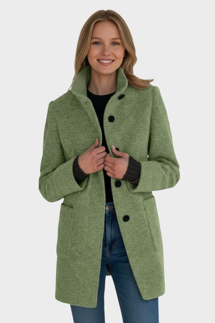Elegant nordisk damejakke. Tidløs, klassisk og komfortabel overtøj til modebevidste kvinder.