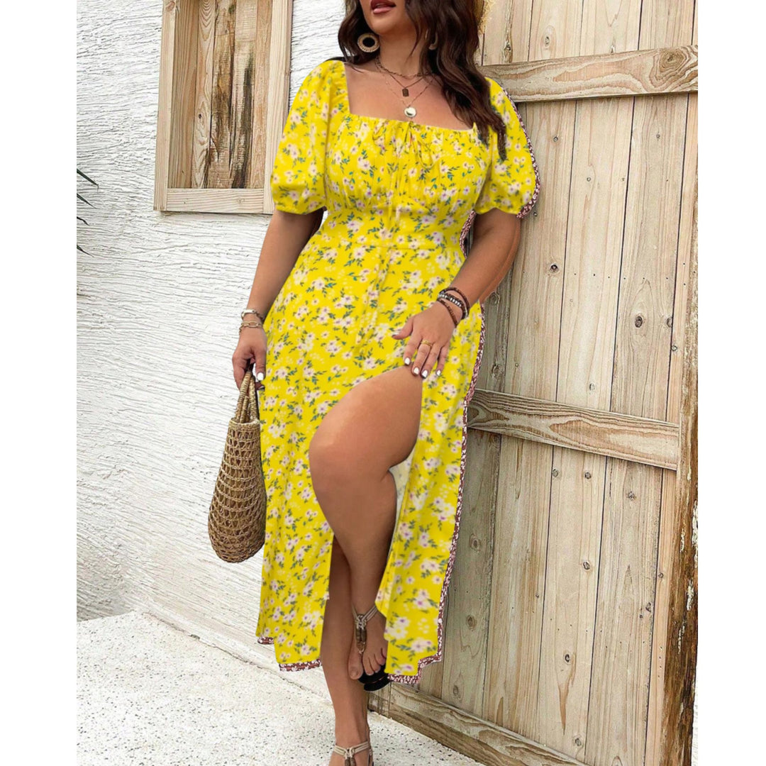 Detalje af halsudskæring og pufærmer på en elegant plus size dame maxikjole til festlige anledninger.