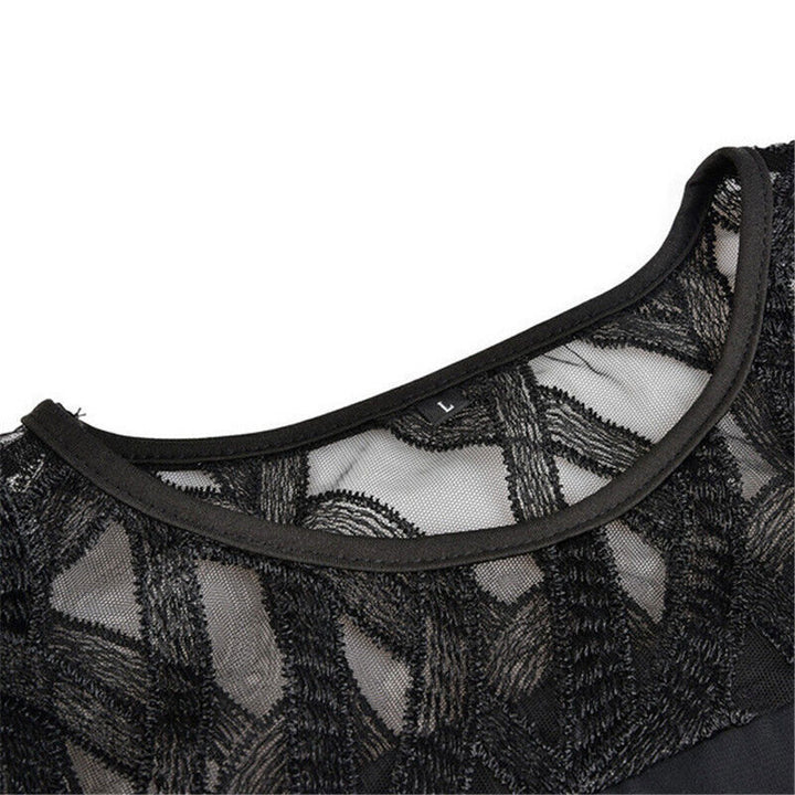 Elegant og alsidig plus size kjole for kvinder. Komfortabel til lange dage og stilfuld til aftener.