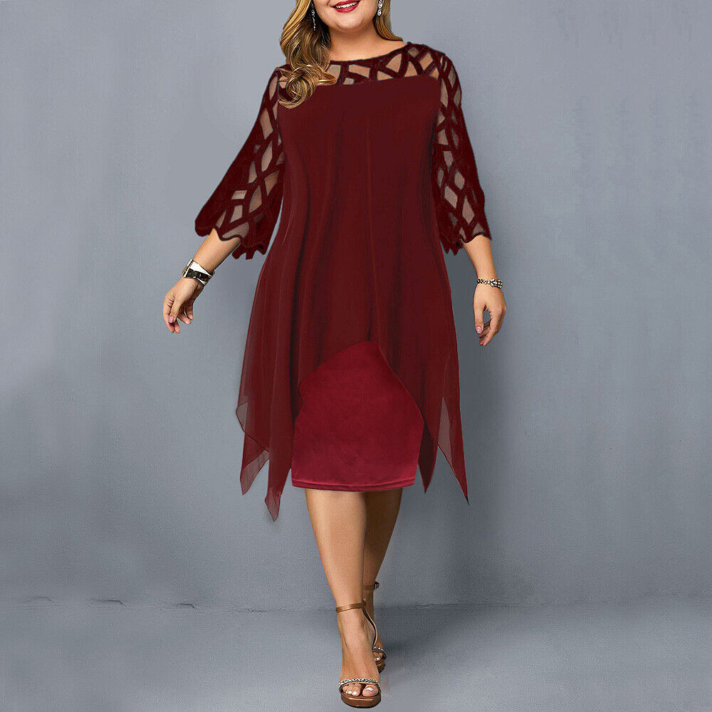 Flatterende plus size kjole i elegant design. Komfortabel pasform til alle lejligheder.