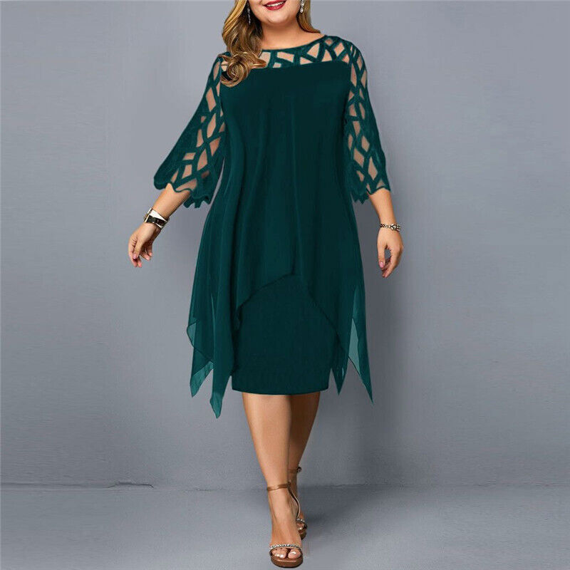 Elegant plus size kjole med afslappet pasform. Ideel til kvinder, der søger stil og komfort.
