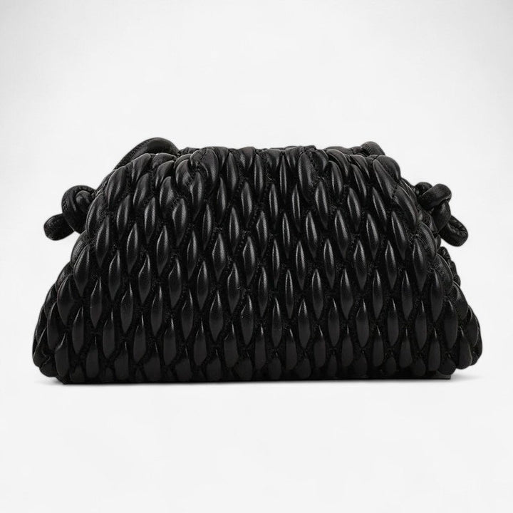 Stilfuld brun dame skuldertaske med elegant finish, en alsidig accessory der komplementerer ethvert outfit.