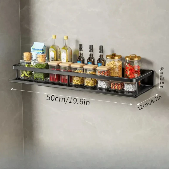 ChefRack væghylde, en smart løsning til køkkenopbevaring. Sort metal design holder krydderier og redskaber ved hånden.