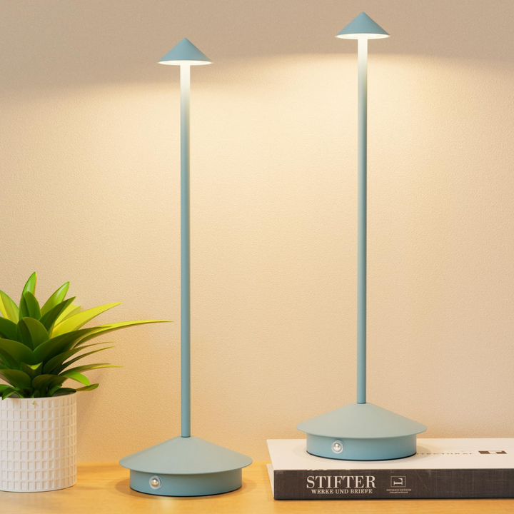 Trådløs bordlampe med dæmpbart lys. Perfekt til hjemmet, haven og udendørs arrangementer.