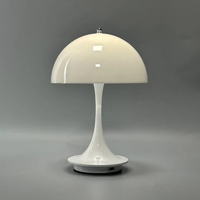 Genopladelig trådløs bordlampe med varm LED. Skab hygge og stemning i din boligindretning.