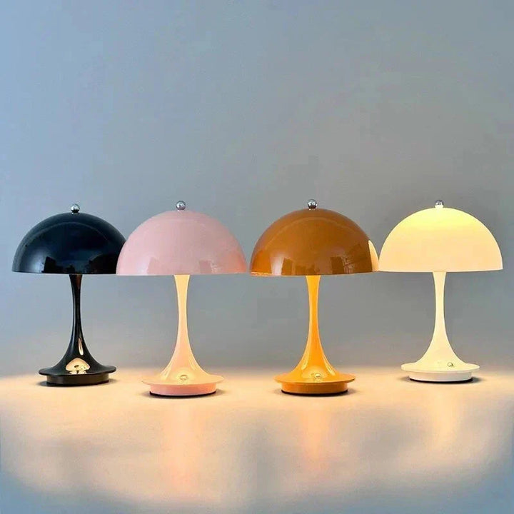 Moderne trådløs bordlampe. Elegant LED-lys og genopladeligt batteri for fleksibel boligindretning.