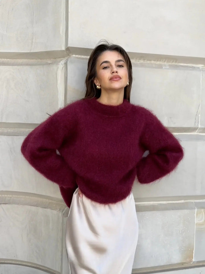 Elegant, varm damepullover i luksuriøs strik. Ideel til vinter og stilfuld hverdag.