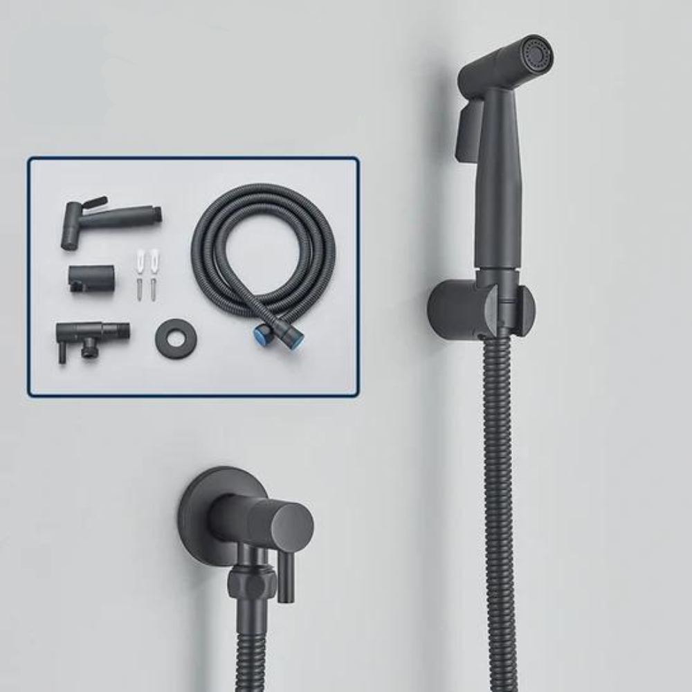Elegant bidet håndbruser i rustfrit stål med fleksibel slange, ideel til komfort og hygiejne på badeværelset, grå-sort.