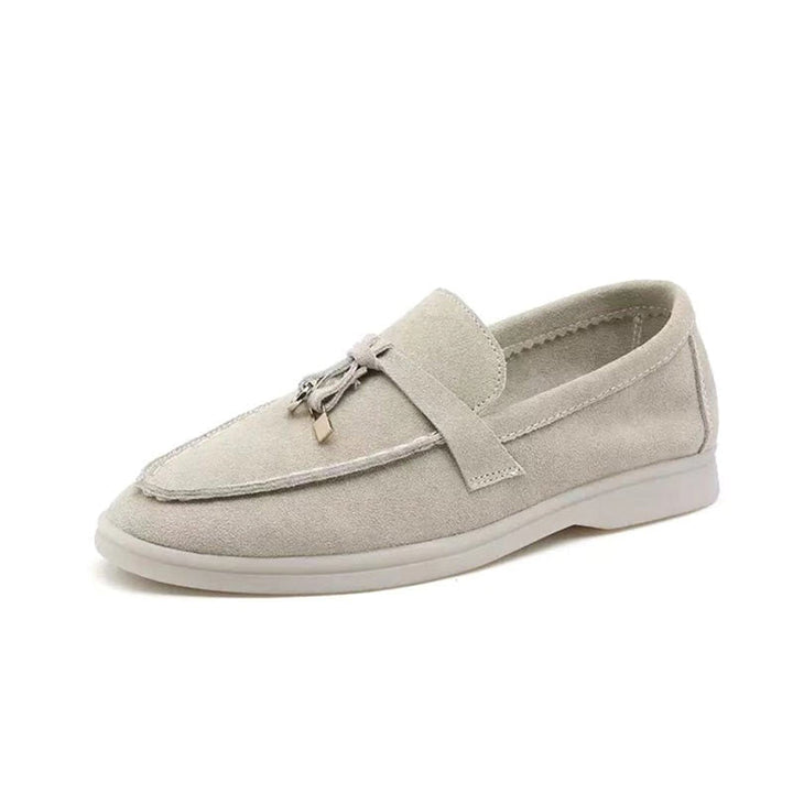 Flade dame loafers med spids tå, elegant slip-on design. Komfortable hverdagssko og stilfulde forårssko.