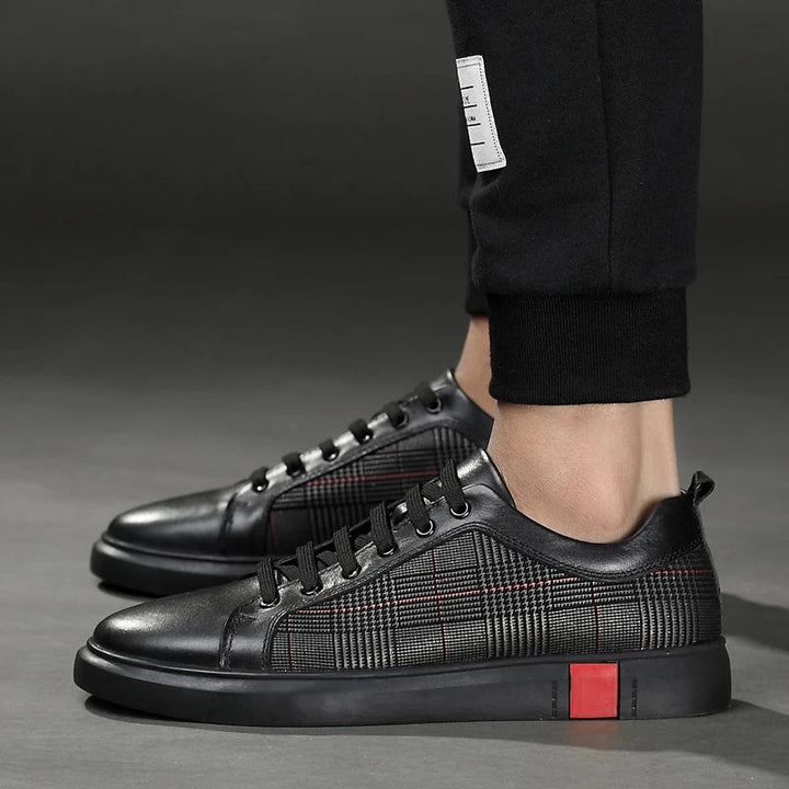 Elegante herre læder sneakers, håndlavet i Italien, af blødt kalveskind med skridsikker gummisål og tidløst design
