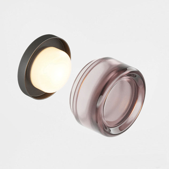 Elegant LED-væglampe i moderne design af akryl og aluminium, perfekt accent til stilfulde interiører