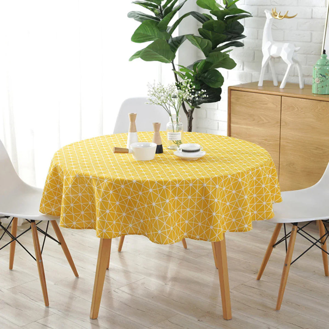 Elegant rund dug med festligt udseende, bringer vinterligt design og varm charme til dit spisebord.