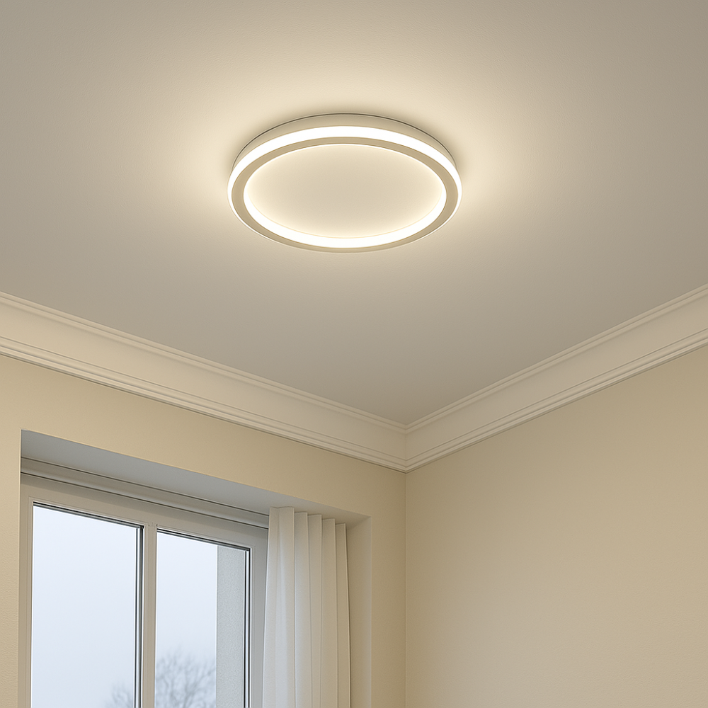 Elegant skandinavisk LED-loftslampe, dæmpbar, rund, i moderne spisestue, varmt hvidt lys, 40 cm diameter.