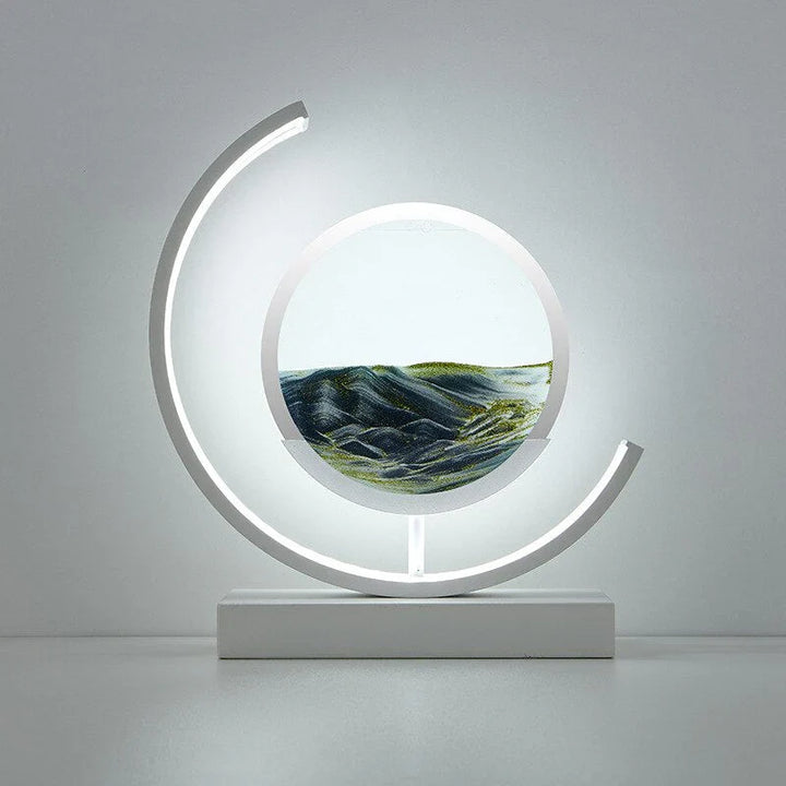 Elegant bordlampe med 3D sandkunst, varmt LED-lys og flydende sand, et perfekt design til stuer.