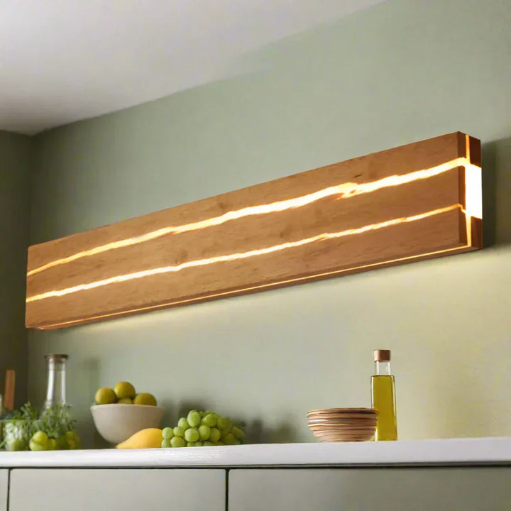 Elegant væglampe med naturligt trærevnemønster, LED og akryl; moderne design til boligindretning.
