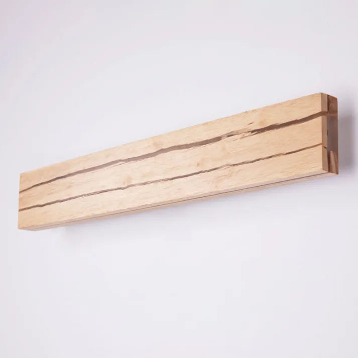 WoodCrack væglampe i et moderne indrettet rum.