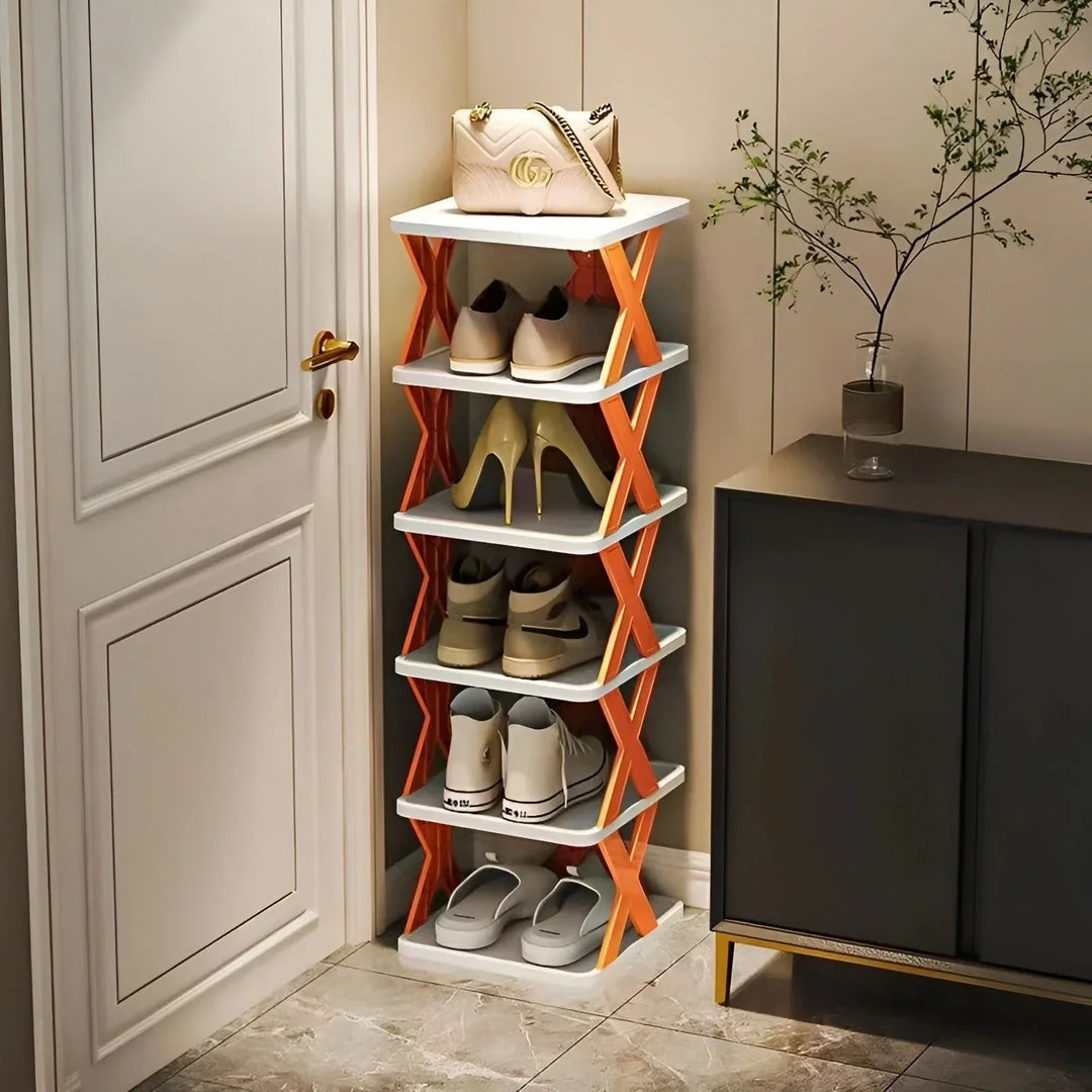 Elegant foldbart skoskab, pladsbesparende og multifunktionelt, perfekt til små rum og entréer i moderne design.