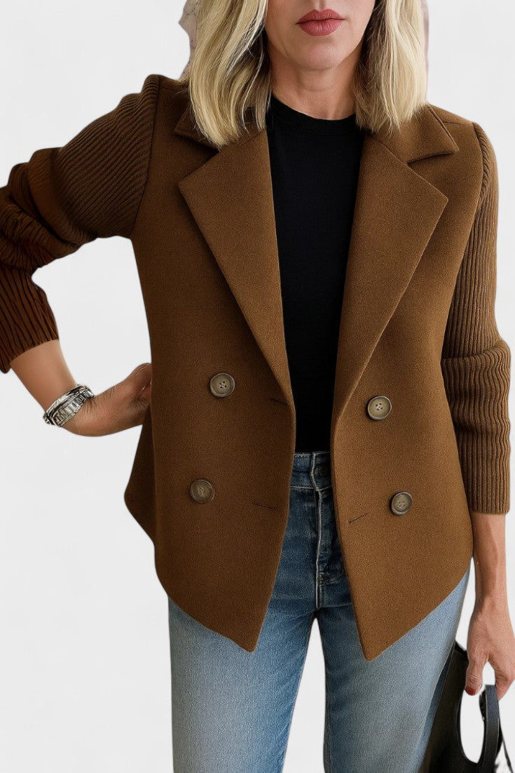 Elegant afslappet blazer for kvinder. Essentielt overtøj for en stilfuld og komfortabel hverdagslook.