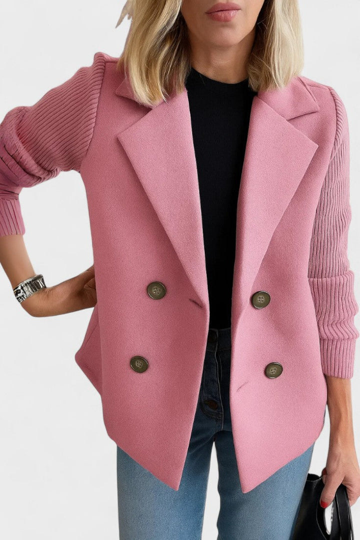 Stilfuld dameblazer til forår og efterår. Komfortabelt og elegant overtøj til kvinders garderobe.
