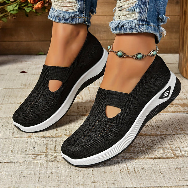 Komfortable, åndbare og lette Elin slip-on sko. Perfekte sommersko til kvinder med ergonomisk design.