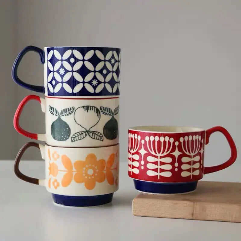 Et smukt RetroBrew kaffesæt med retro kopper, perfekt til hjemmedekoration og hyggelige stunder.