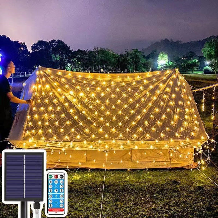 Energibesparende havelys net med LED til udendørsbelysning. Skaber smukt og funktionelt stemningslys.