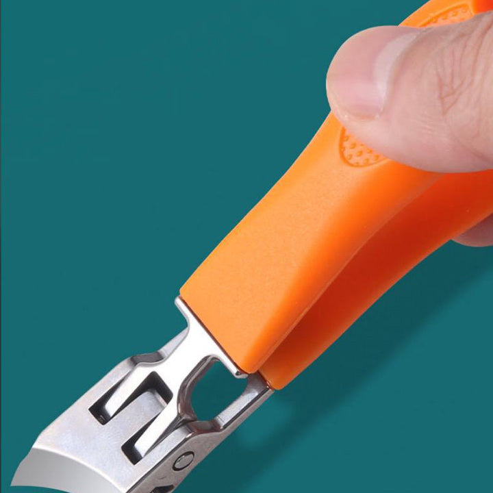 Ergonomisk neglesaks med skarpt blad, i sort og orange farver, til præcis og hygiejnisk negleklipning.