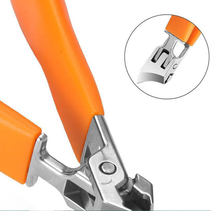 Ergonomisk neglesaks med skarpt blad, i sort og orange farver, til præcis og hygiejnisk negleklipning.