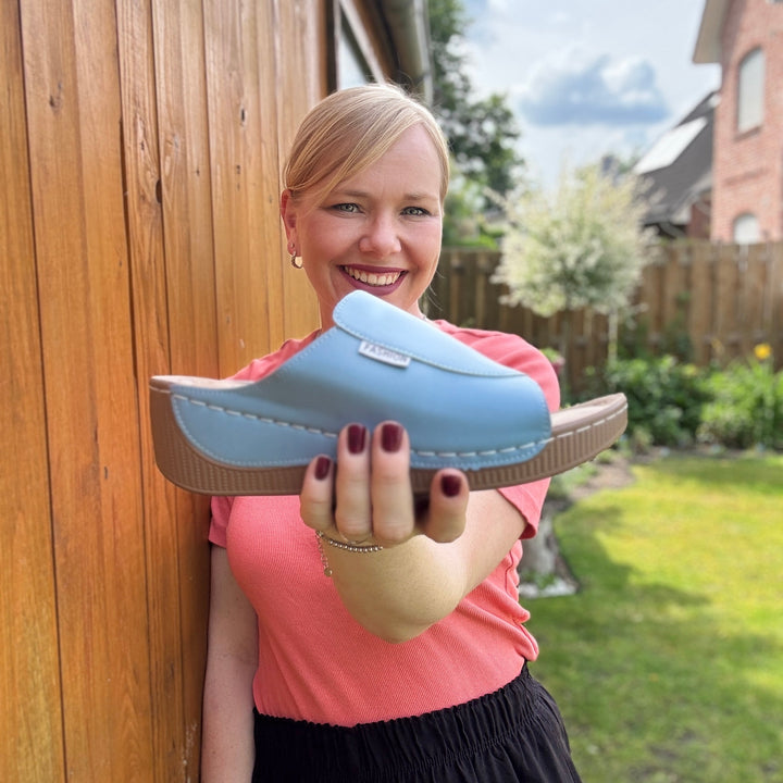 Ergonomiske, skridsikre sandaler i beige, der kombinerer komfort og stil, ideelle til enhver fodform og lejlighed.