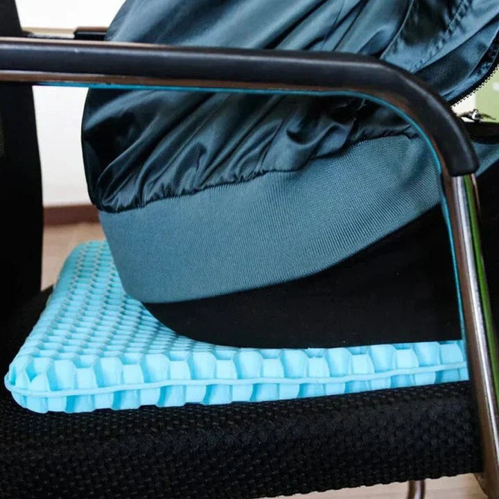 Ergonomisk gel siddepude med skridsikker underside og åndbart materiale, ideel til kontor- og bilsæder.