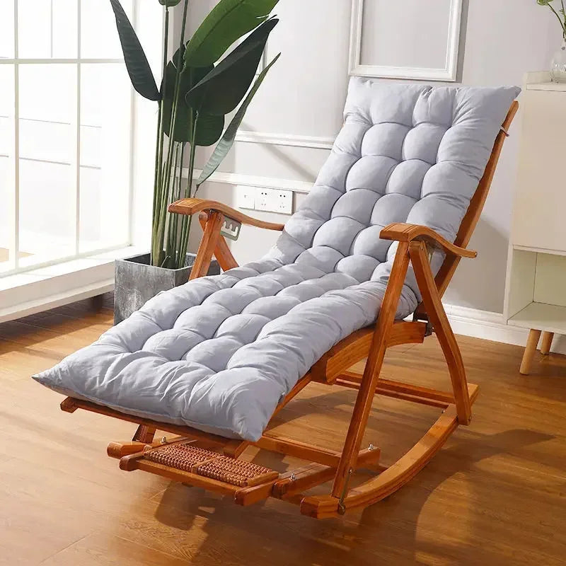 RelaxRite gyngestolshynde i rød for komfort og stil i ethvert miljø, egnet til indendørs og udendørs brug.