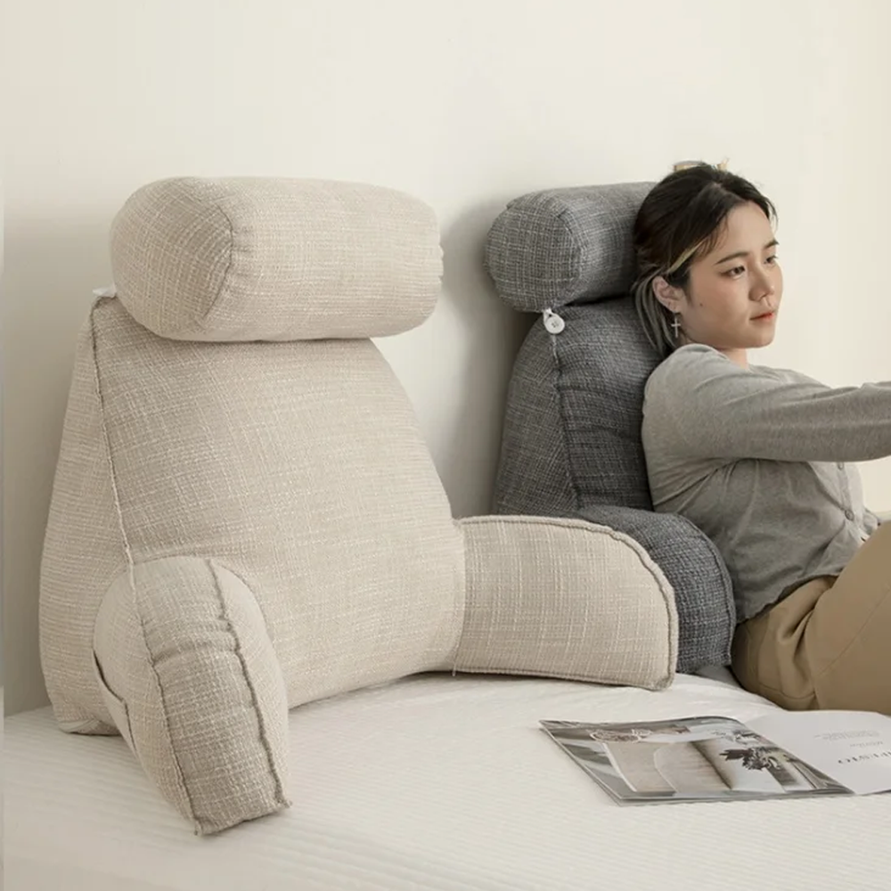 Billede af ergonomisk siddehynde med justerbar nakkestøtte og elegante armlæn for lindring af nakke- og rygsmerter